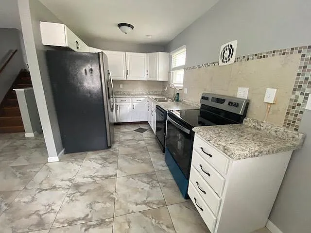 1559 Orson Dr — Photo 5