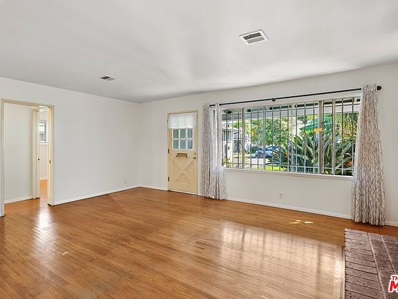 4th image of 12447 Sylvan St