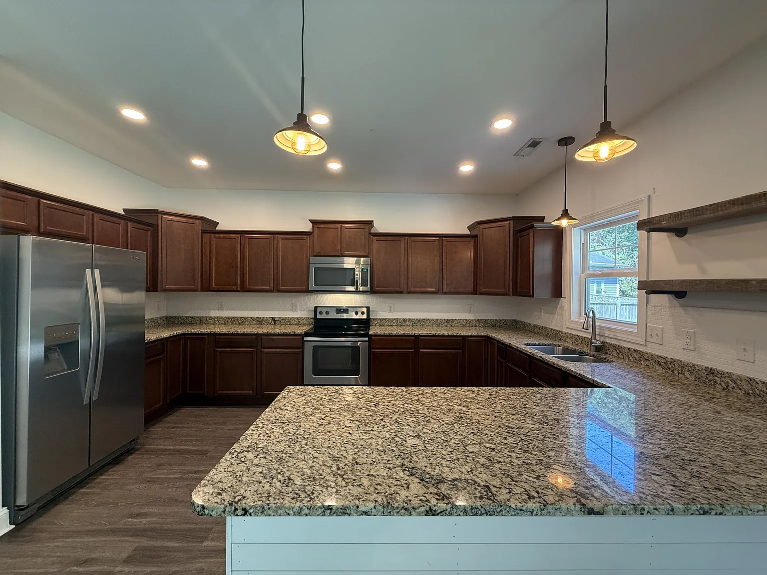804 Oleander Street - 1 — Photo 4