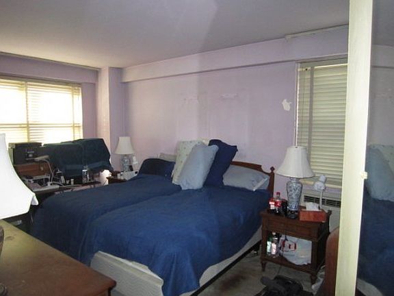 4th image of 2935 W 5th St APT 6F
