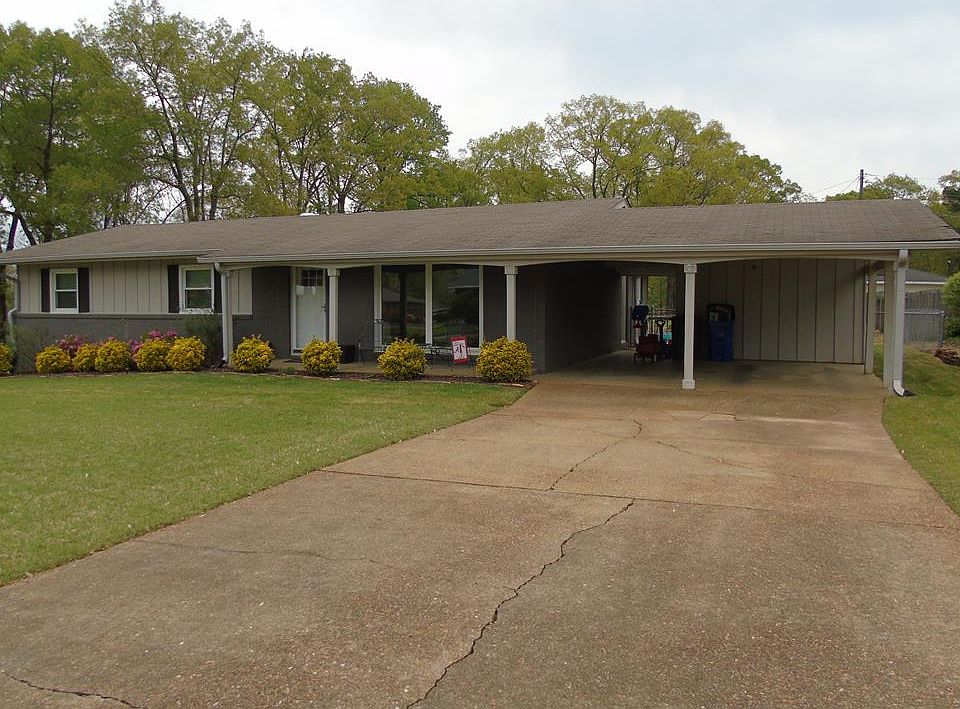 1st image of 220 Mandalay Dr