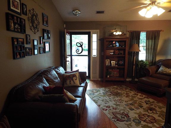 4th image of 69 Regency Oaks Dr