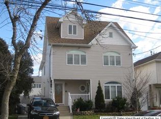 403 Main St, Staten Island, NY 10307