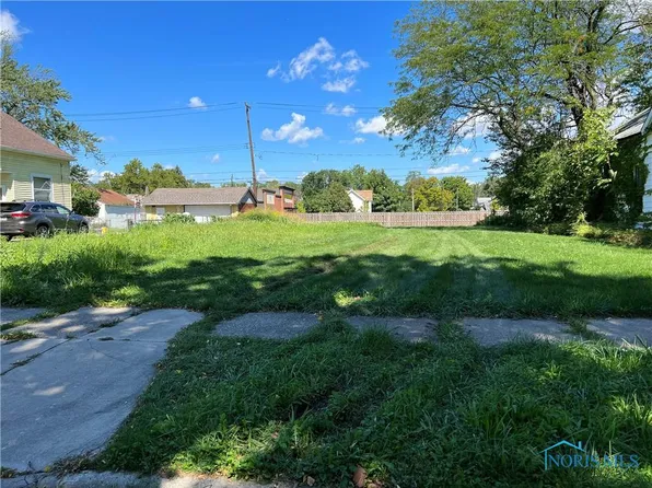 864 Colburn St, Toledo, OH 43609