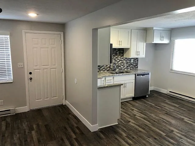 5398 S 2100 W — Photo 16