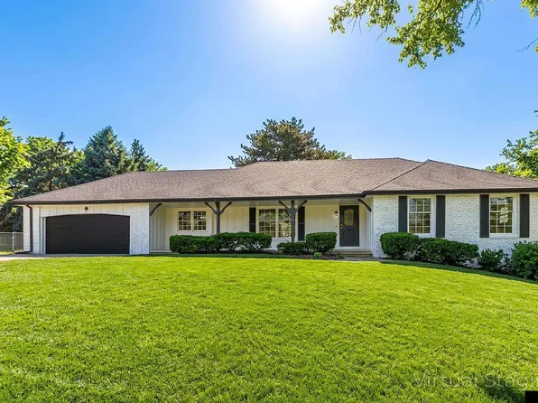 11918 Leavenworth Rd, Omaha, NE 68154