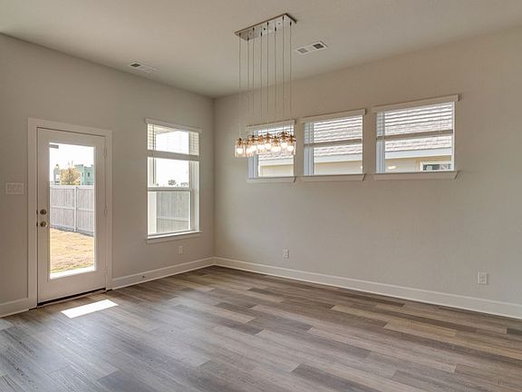 The Pemshore - Dining Room