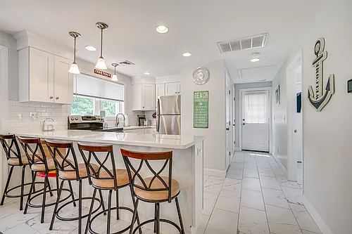 25 Biscayne Blvd Photo 1