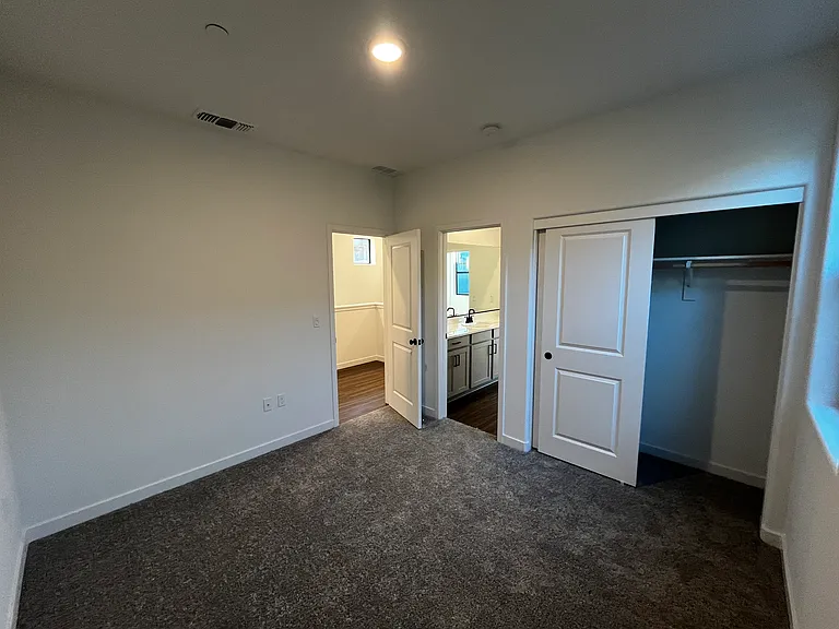 8133 Bodway Pkwy — Photo 39