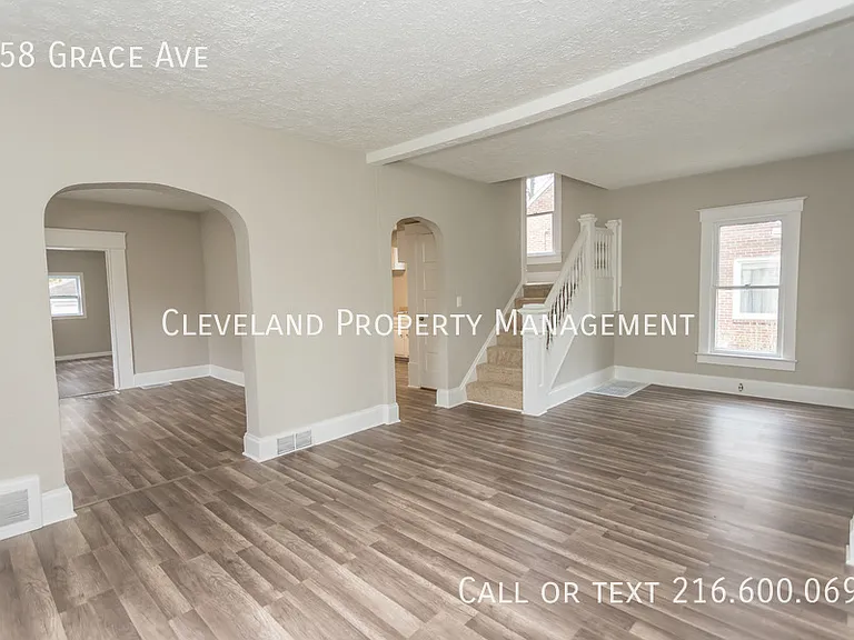 558 Grace Ave — Photo 19