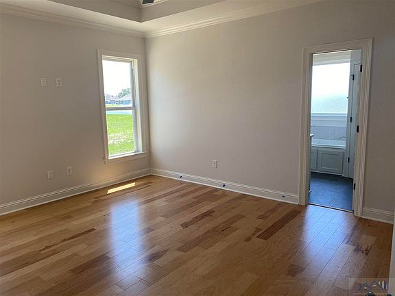 3rd image of 291 Marmande Ave