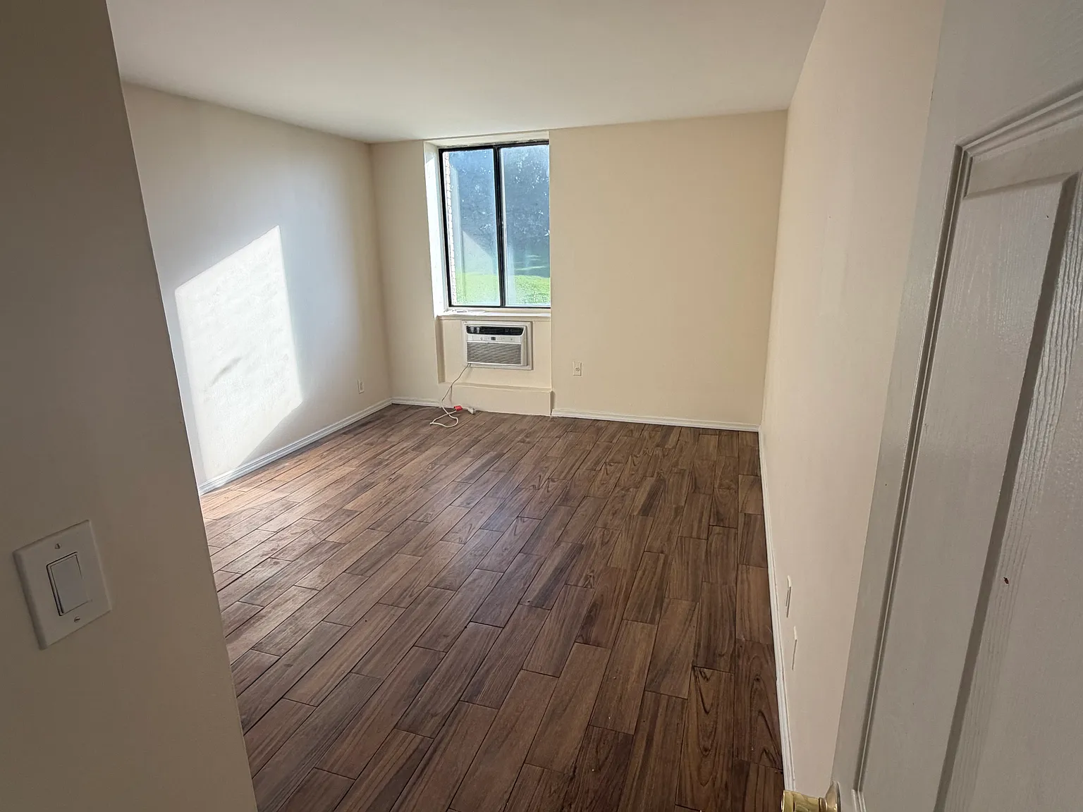 1 bed, 700 sqft, $2,000 — Photo 4