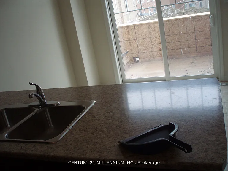 62 Magdalene Cres — Photo 19