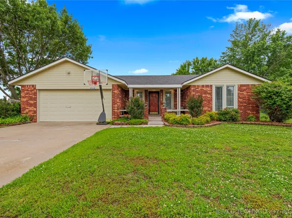 200 Turkey Creek Rd, Bartlesville, OK 74006