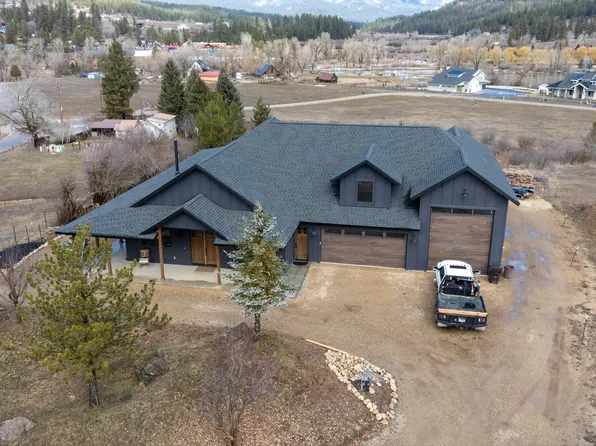 20 Hawthorne Ln, Garden Valley, ID 83622