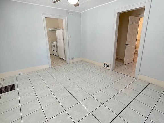 2nd image of 1140 Giles Blvd E #1138