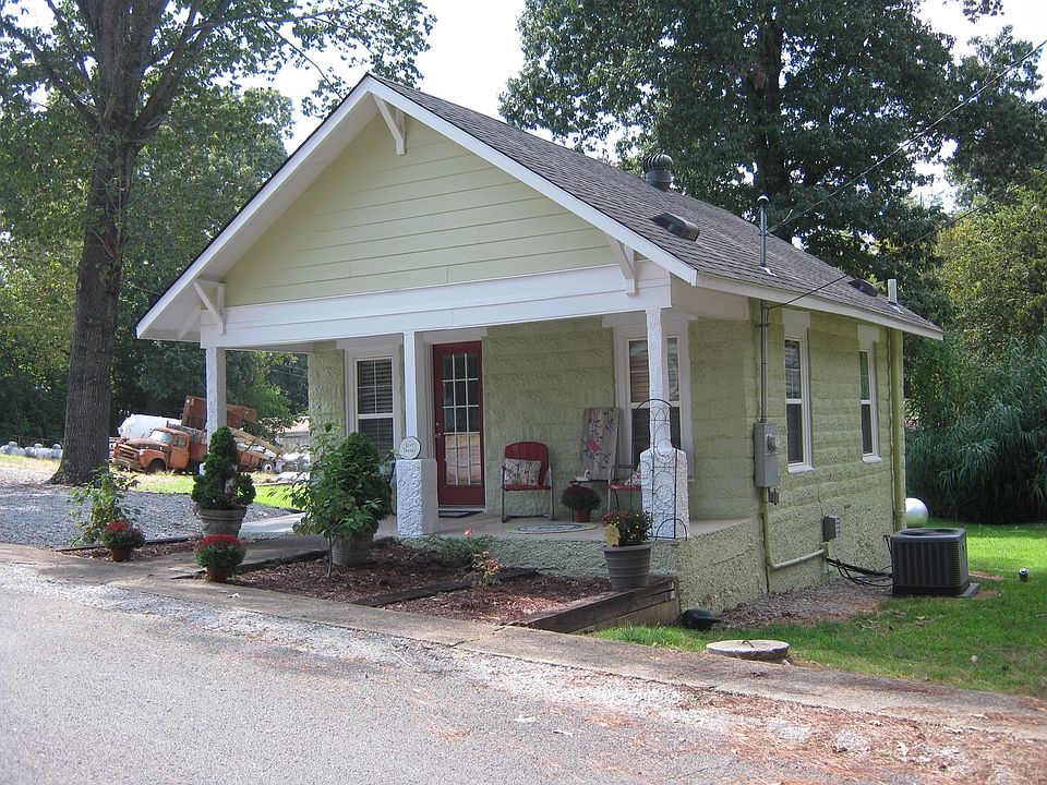 1st image of 307 Copeland St