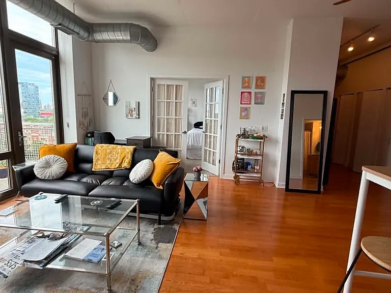 1000 N Kingsbury St #707 — Photo 19
