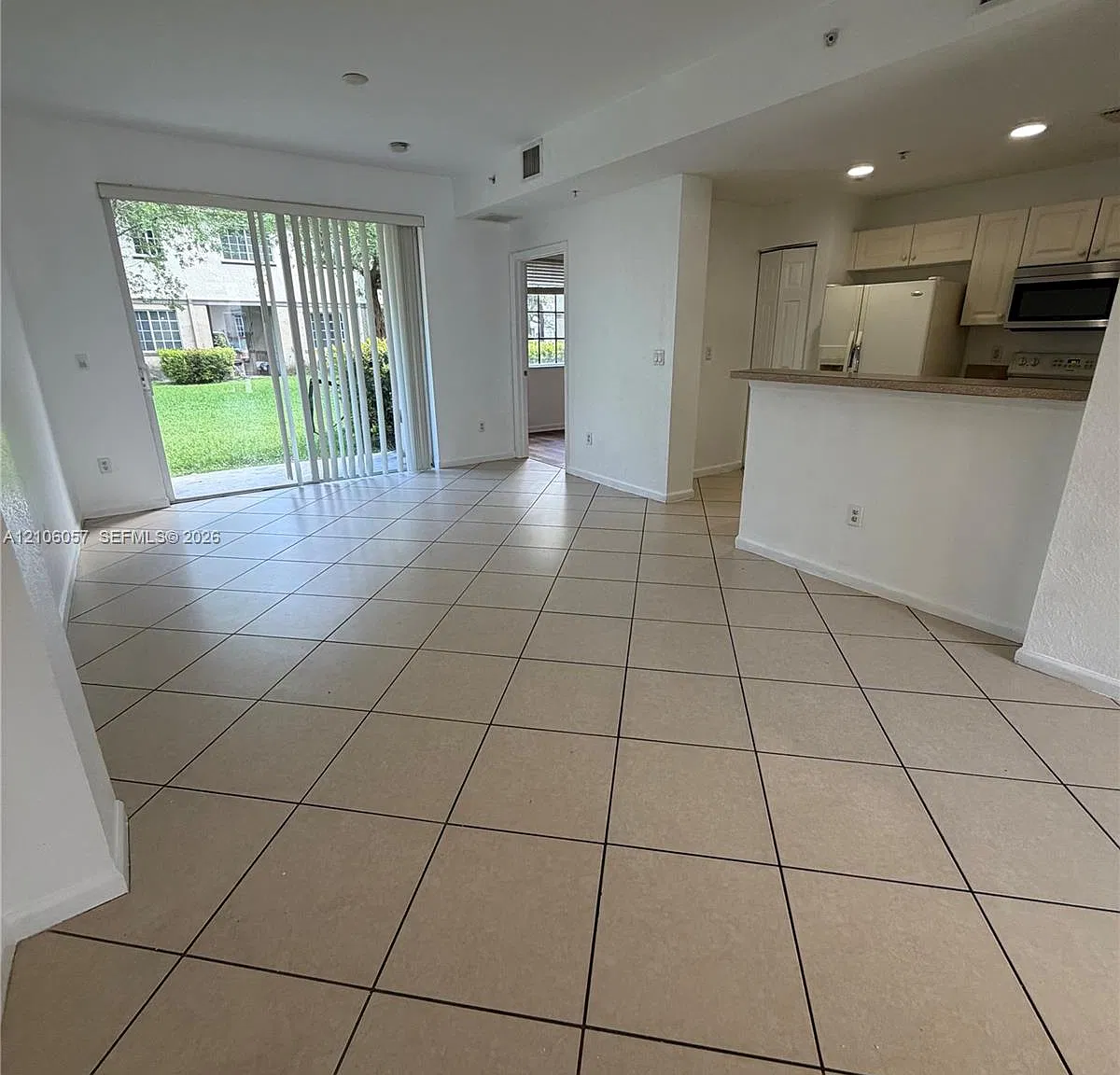 Marsh Harbour 49 Condo — Photo 3