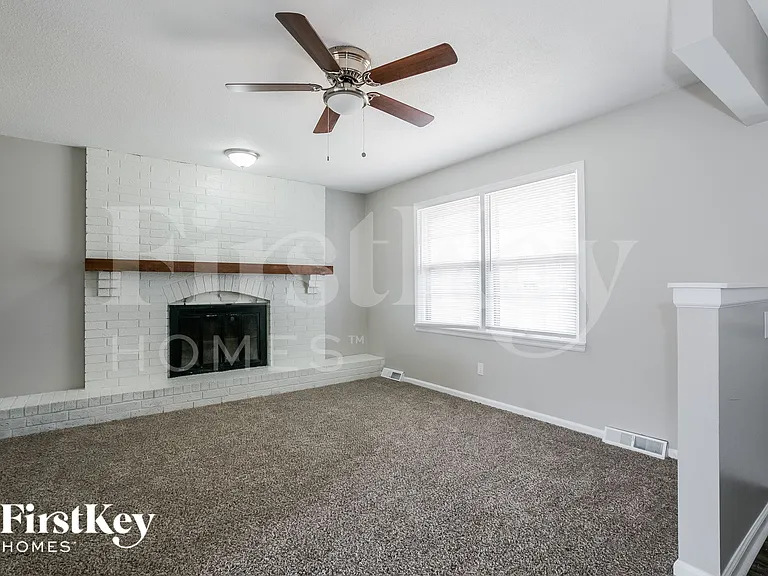 706 SW Merritt St — Photo 5