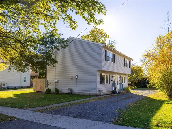 39 Foster St, Canandaigua, NY 14424