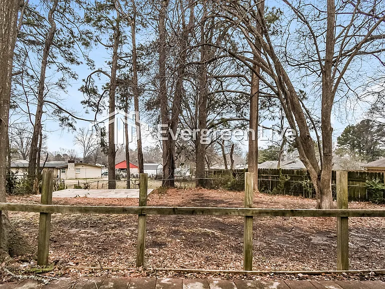 1939 Custer Dr — Photo 15