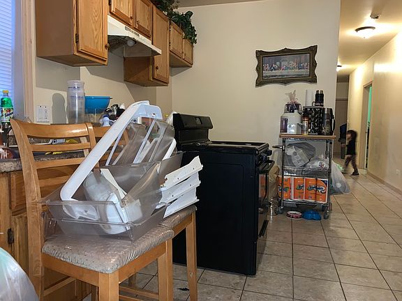 4th image of 4751 S Wolcott Ave