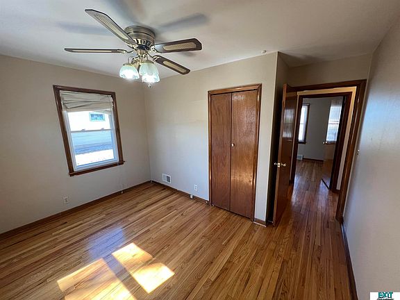 5th image of 3275 Leighton Ave