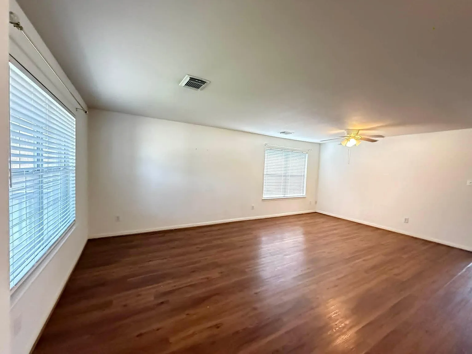 4 bed, 2.5 bath, 3186 sqft, $2,700 — Photo 3