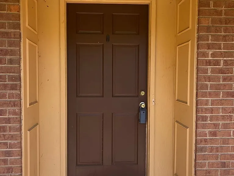 906 McLaughlin Dr — Photo 5