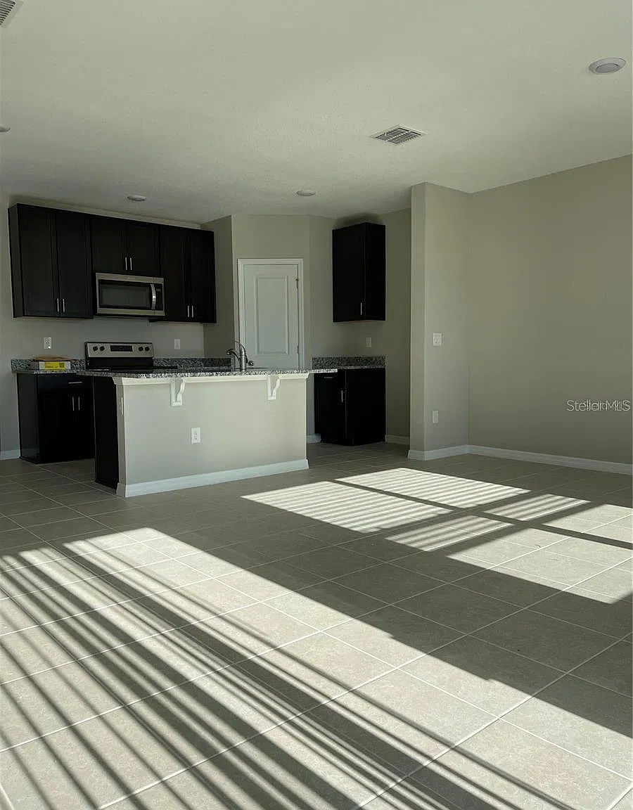 3 bed, 1485 sqft, $1,950 — Photo 3