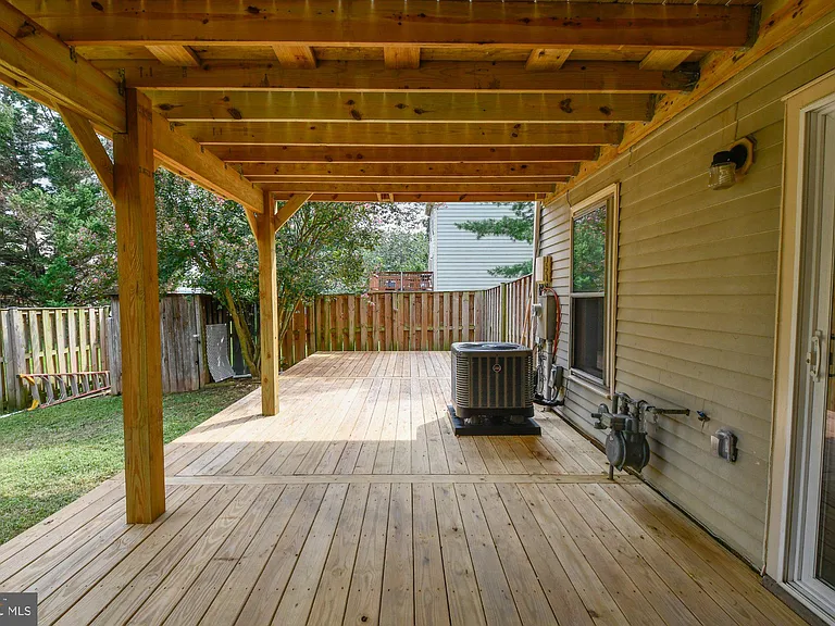 10709 Gideon Ct — Photo 36