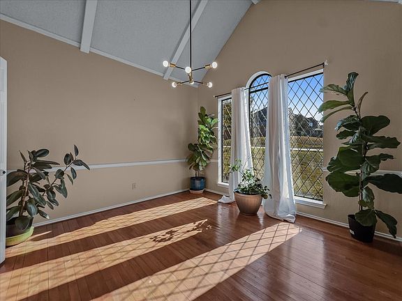 4th image of 1821 Montauk Way