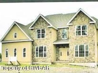 12 Windy Dr, Shavertown, PA 18708