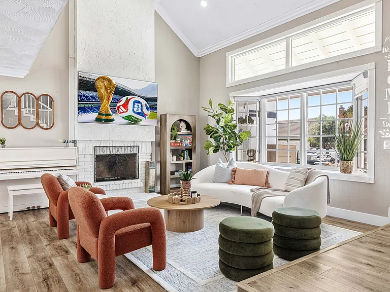 8641 Acapulco Cir — Photo 68