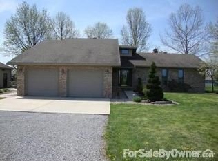 13060 Michael Rd, Highland, IL 62249