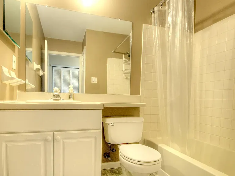 4402 Aberdeen Ln — Photo 8