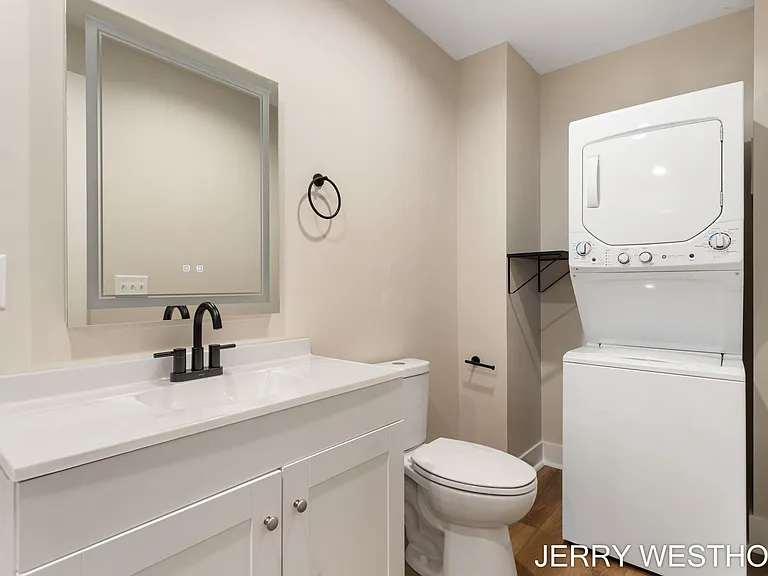 715 Butterworth St SW #2 — Photo 17