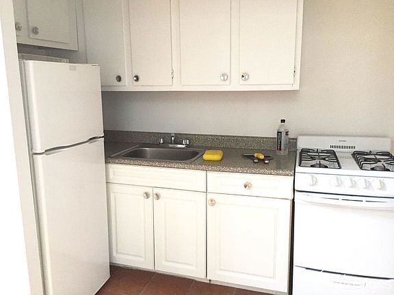5th image of 11 Maiden Ln APT 8E