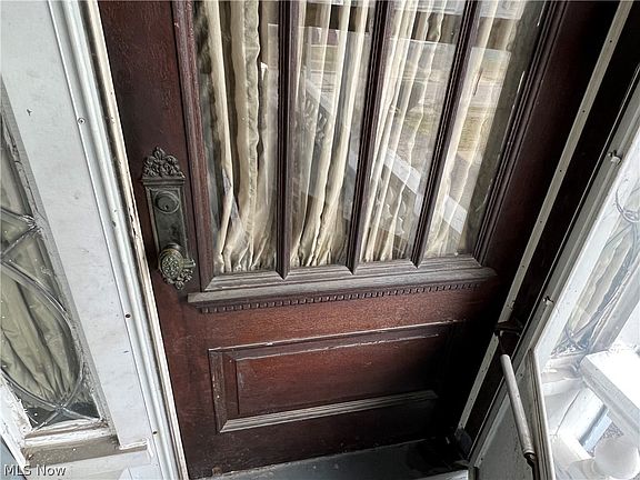5th image of 1868 Grasmere Ave