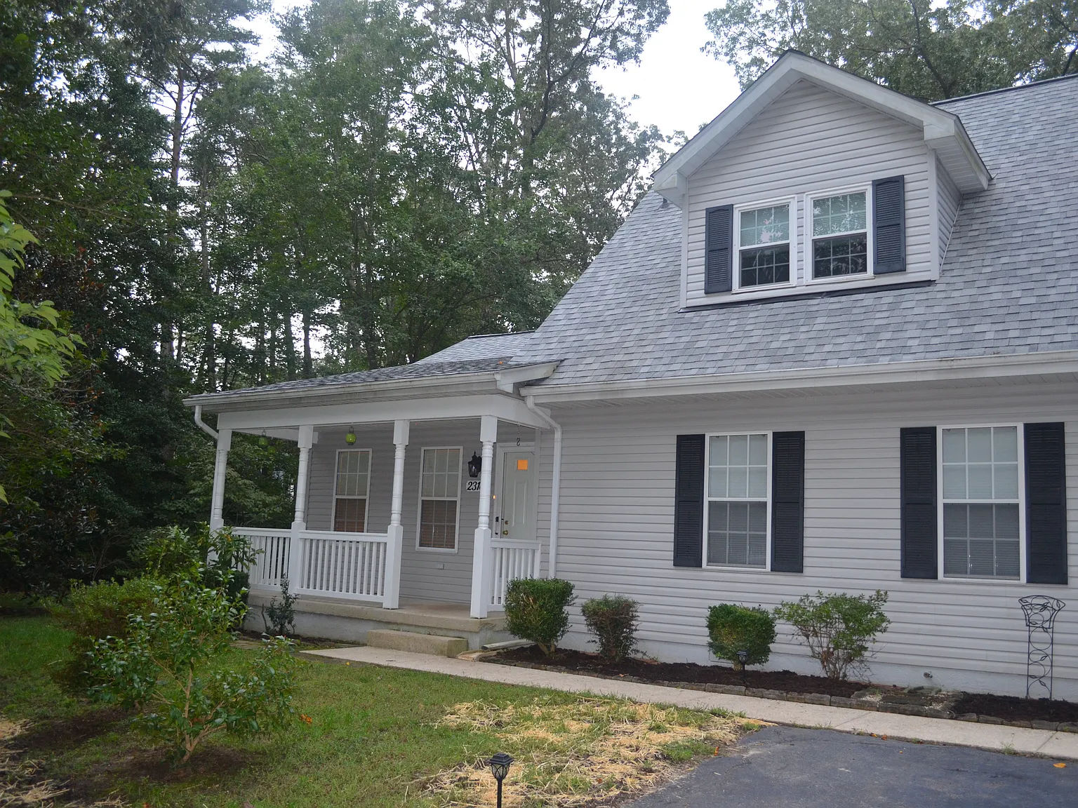 3 bed, 1298 sqft, $2,100 — Photo 1