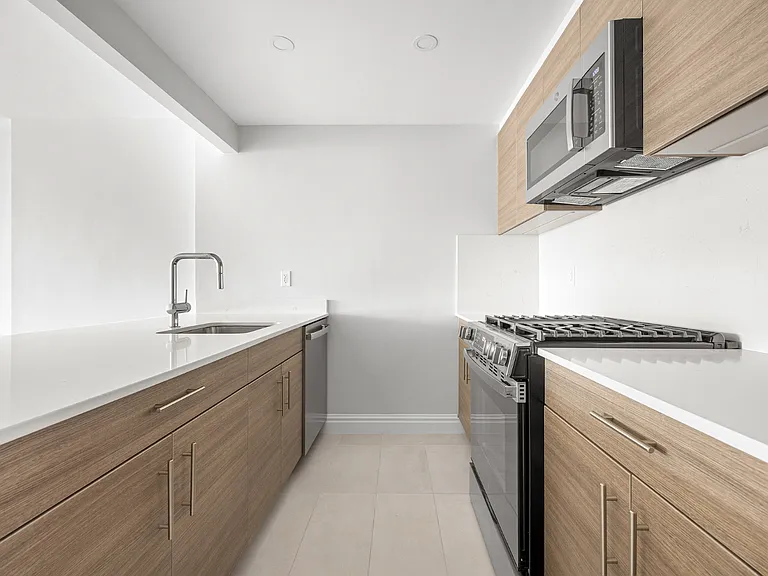 360 E 65th St #10H — Photo 4