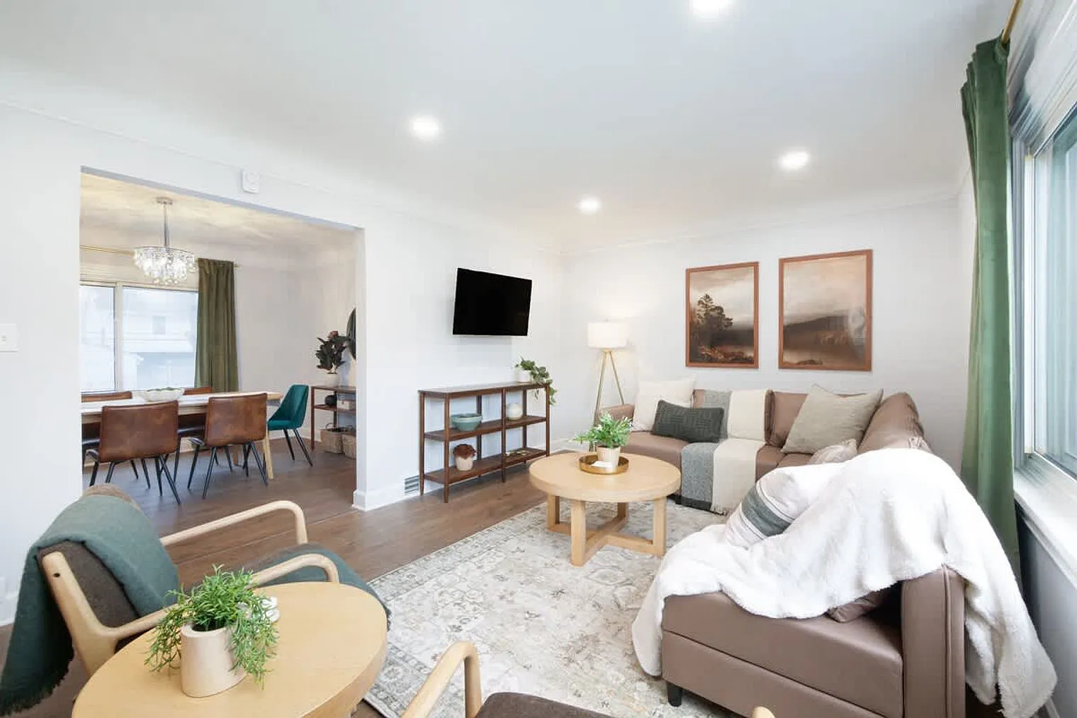 4 bed, 1.0 bath, $3,716 — Photo 3