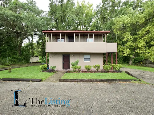 2735 Bungalow Blvd Photo 1