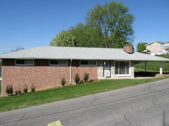 2nd image of 424 Rich Dr