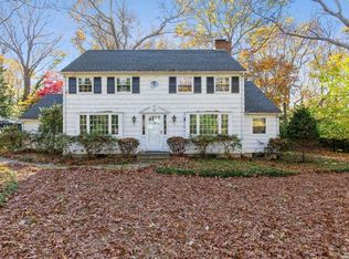 18 Highwood Rd, Setauket, NY 11733