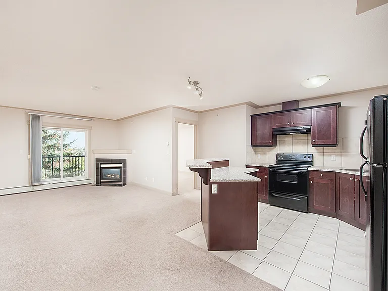 4415 48th St — Photo 37