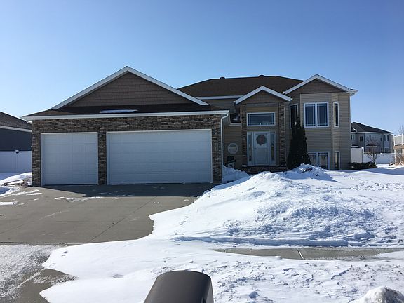 4th image of 1023 36th Ave W