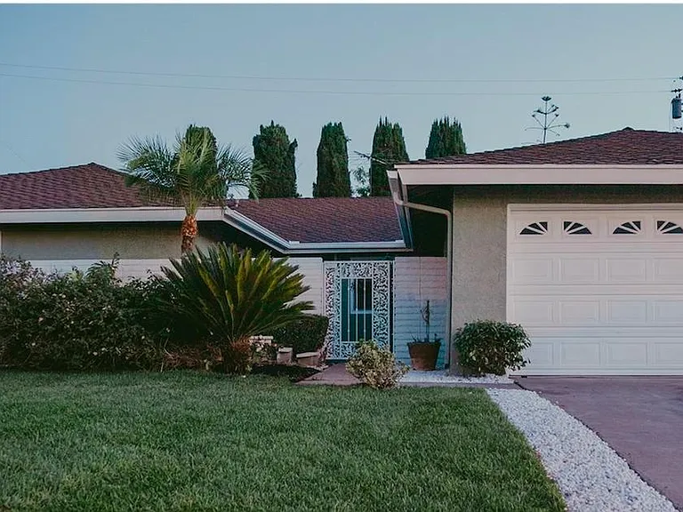 1710 Rolling Hills Dr — Photo 1