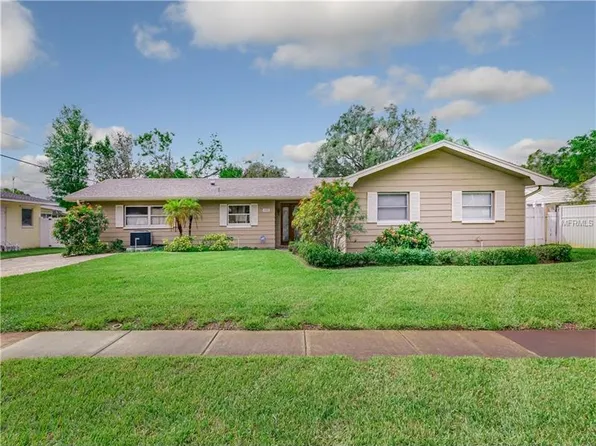 14232 Yacht Club Blvd, Seminole, FL 33776